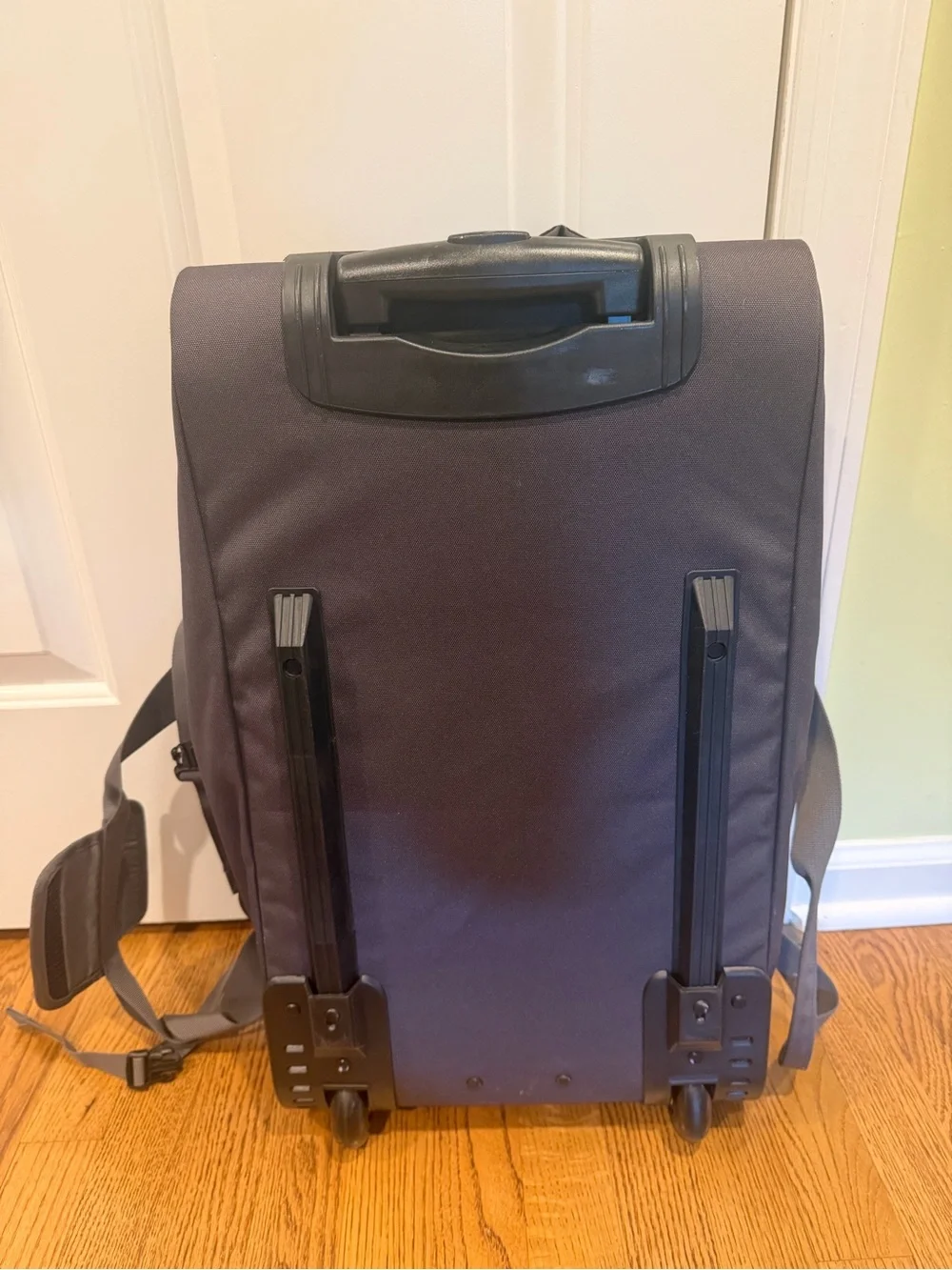Eddie Bauer Black Rolling Commuter Duffle Bag Carry On Luggage 22